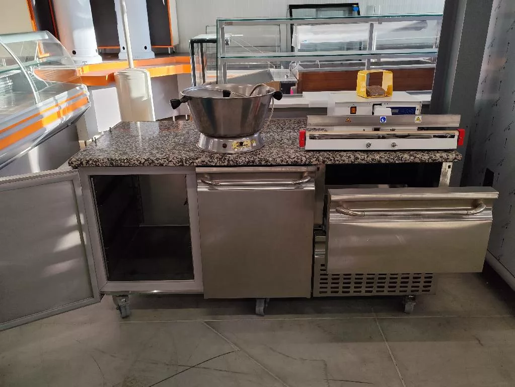 Tour pâtissier 2 portes 1 tiroir – Image 2