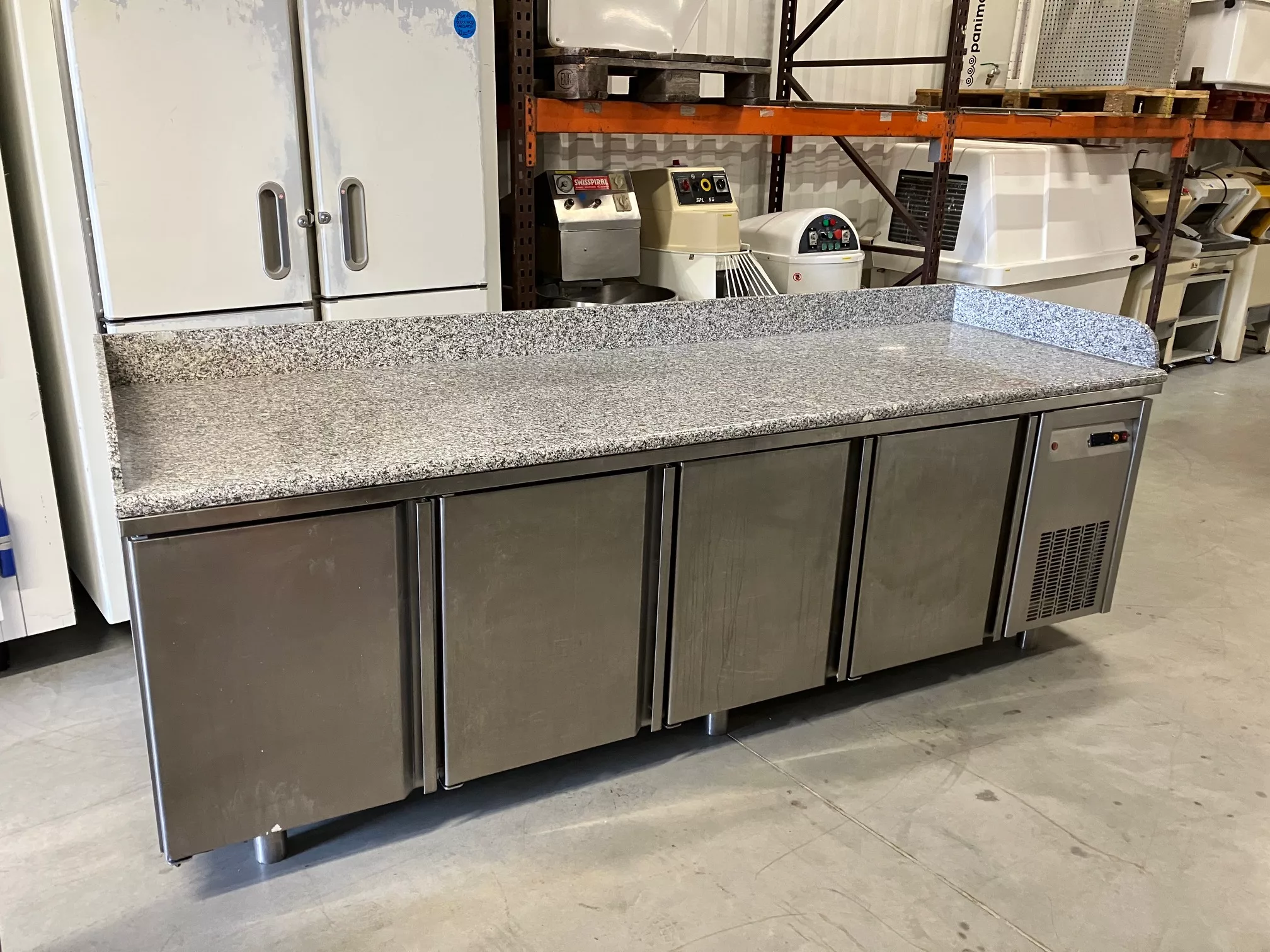 Tour pâtissier 4 portes dessus marbre – CORECO – Image 2