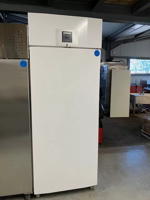 Armoire pâtissière 600×800 négative – LIEBHERR