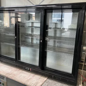Arrière de bar 3 portes vitrées coulissantes – METRO