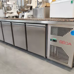 Tour pâtissier 4 portes dessus marbre – SEDA
