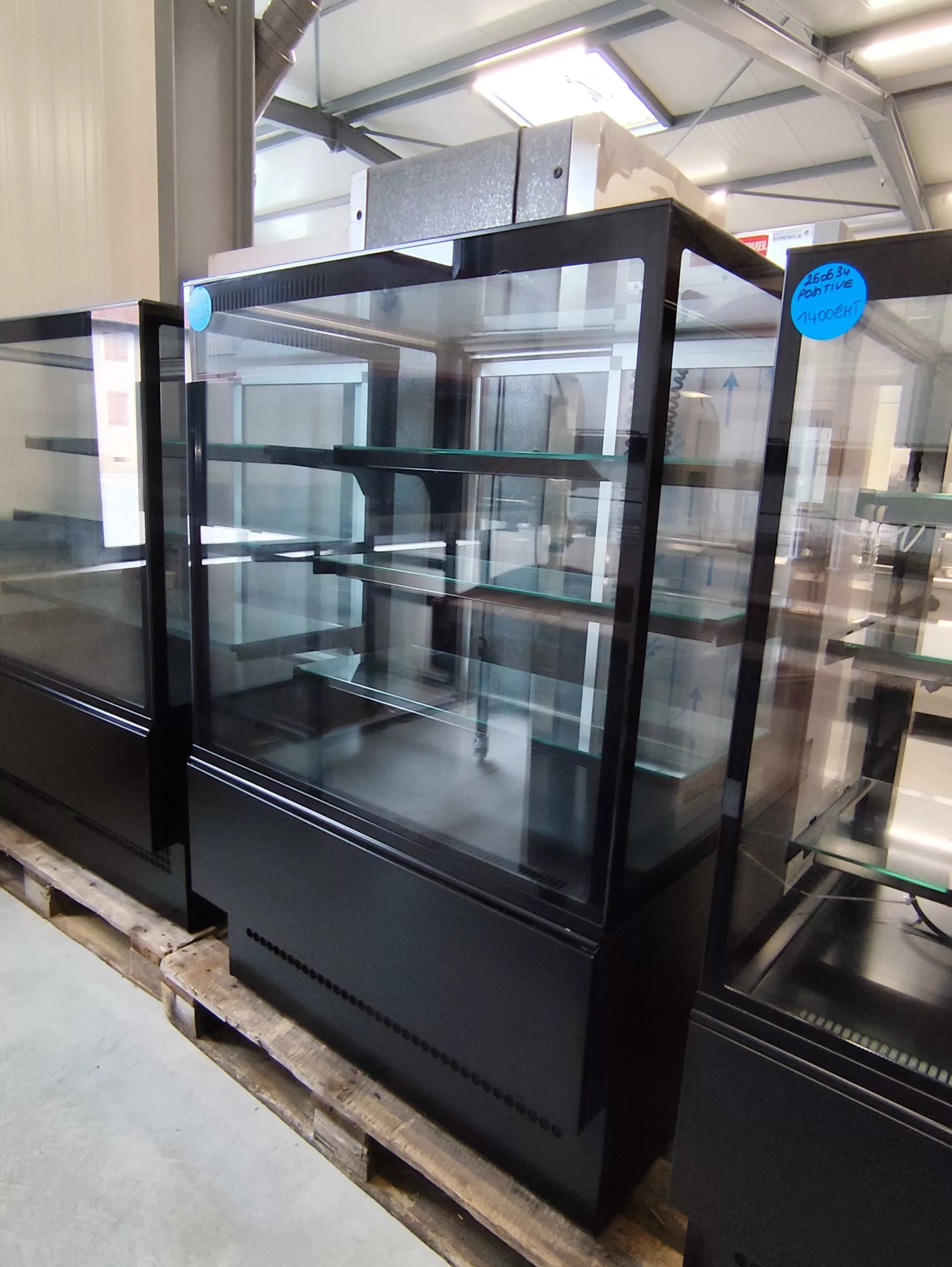 Vitrine Neutre – TECNODOM